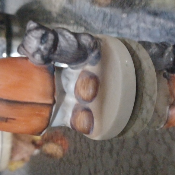 VTG porcelain figurine - Picture 2 of 7